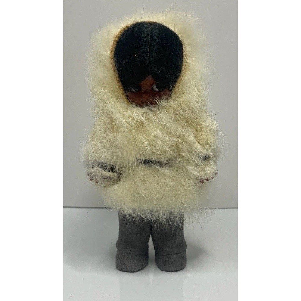 Vintage Inuit Eskimo Doll Sleepy Eyes Real Fur‎ Alaskan Souvenir 6 Inches